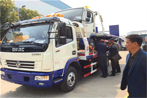 广南汽车道路救援拖车价格